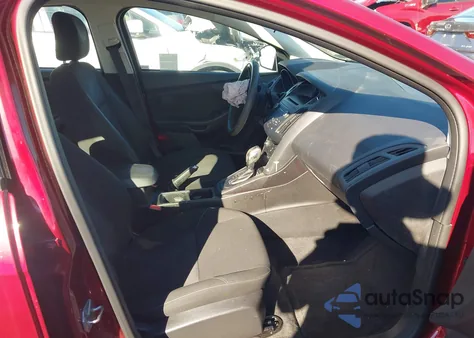 2016 Ford Focus Se z USA, uszkodzony, nr VIN 1FADP3F28GL337117